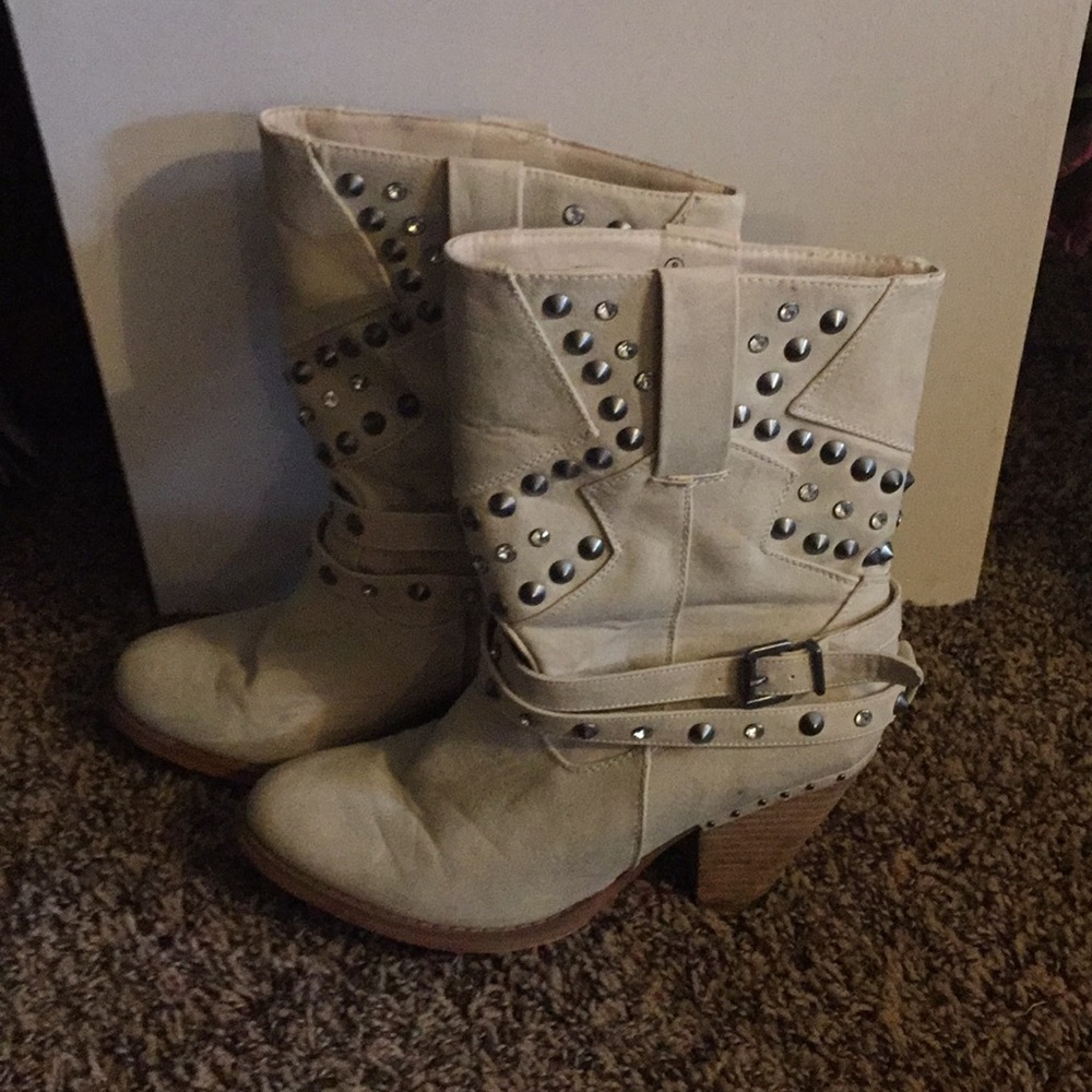 Cream boots